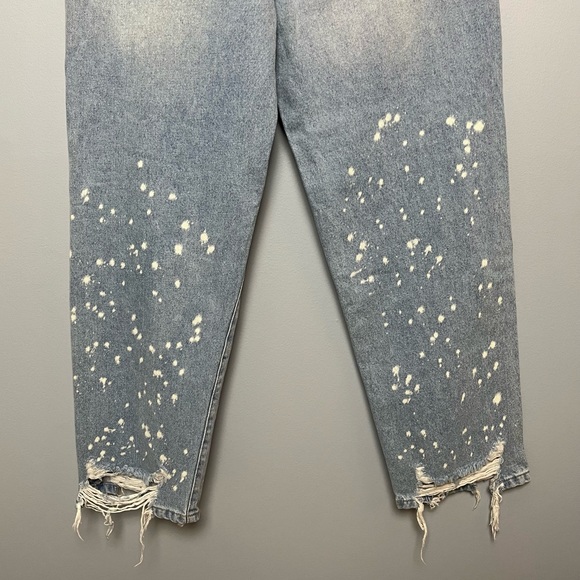 Forever 21 Distressed Boyfriend Jeans - Light Denim - Picture 6 of 9